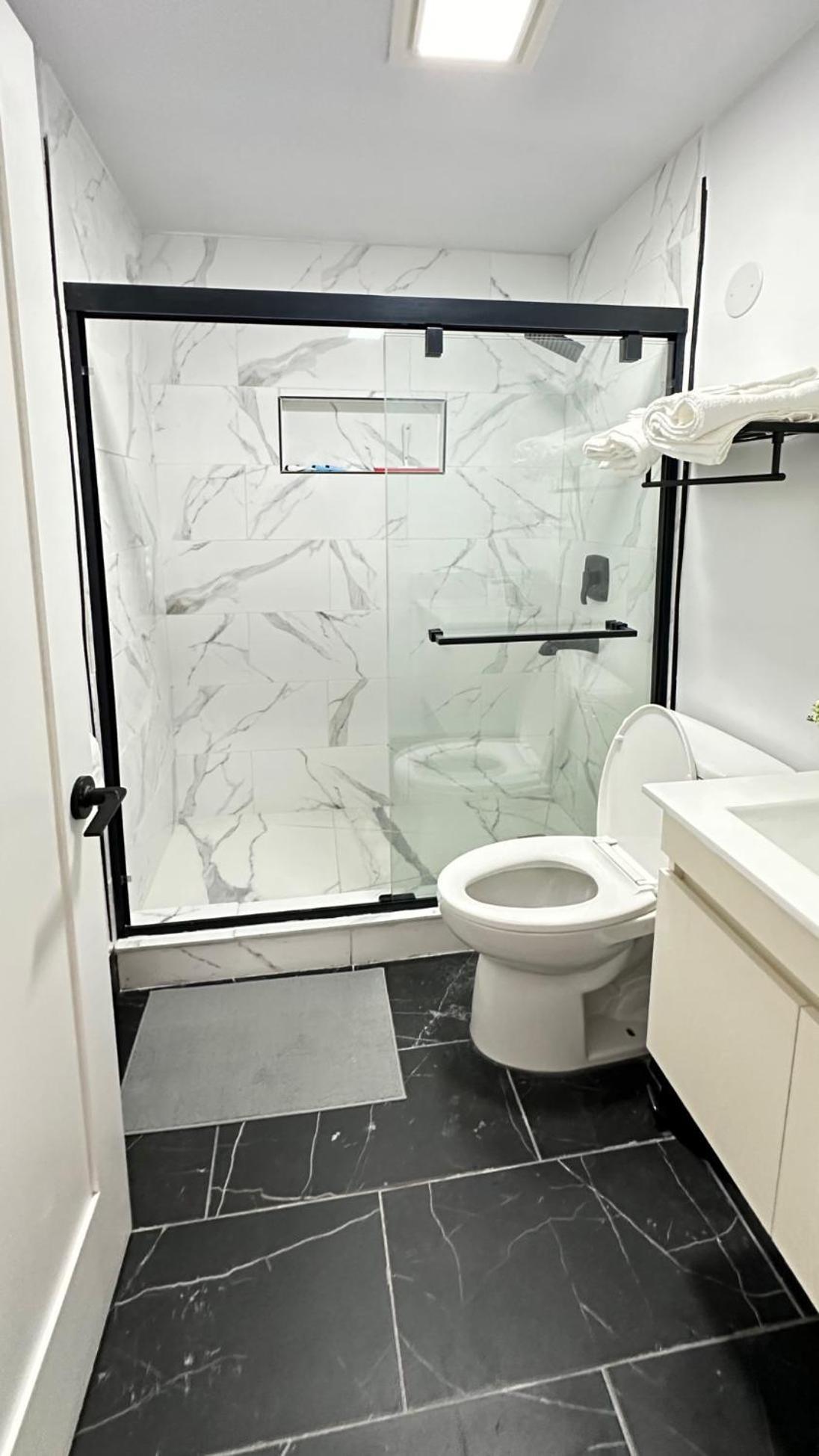 Modern 2Br Stylish & Cozy Unit Bed and Breakfast Λος Άντζελες Εξωτερικό φωτογραφία
