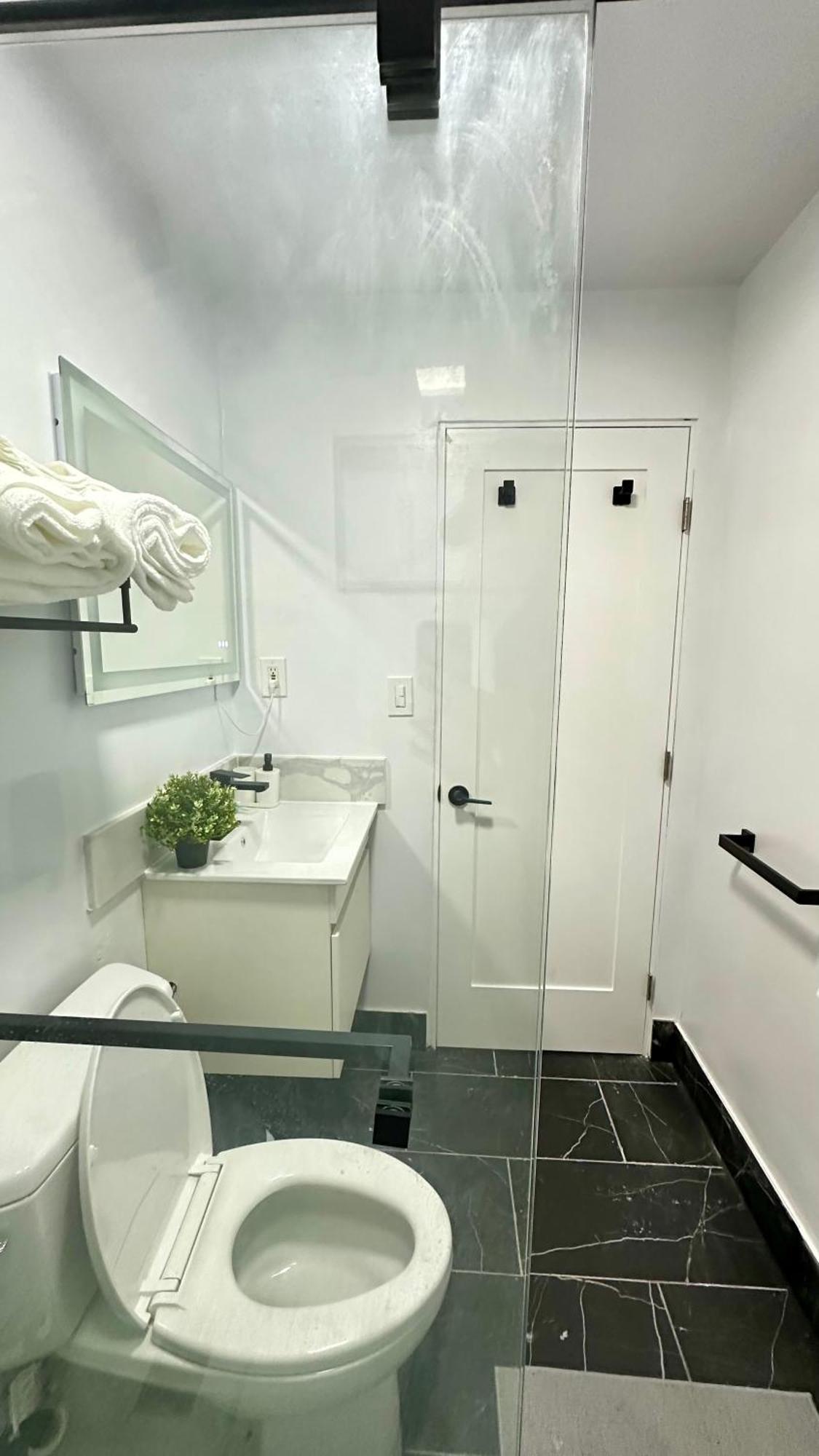 Modern 2Br Stylish & Cozy Unit Bed and Breakfast Λος Άντζελες Εξωτερικό φωτογραφία